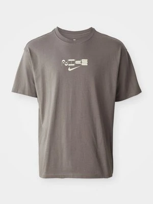 Zdjęcie produktu T-shirt z nadrukiem Nike brązowy