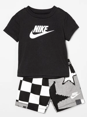 T-shirt z nadrukiem Nike czarny