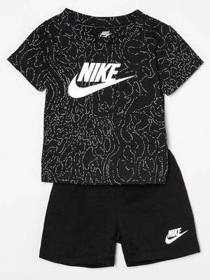 T-shirt z nadrukiem Nike czarny