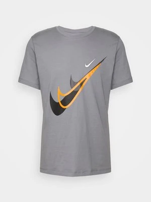 T-shirt z nadrukiem Nike szary