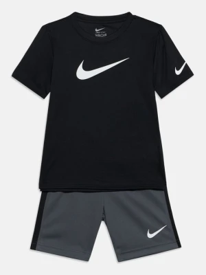 T-shirt z nadrukiem Nike szary