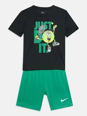 T-shirt z nadrukiem Nike zielony