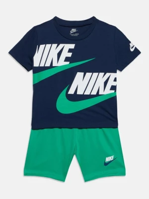 T-shirt z nadrukiem Nike zielony