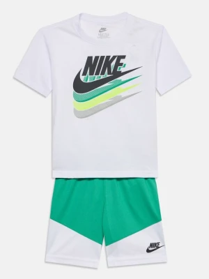 T-shirt z nadrukiem Nike zielony