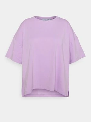 T-shirt z nadrukiem NU-IN