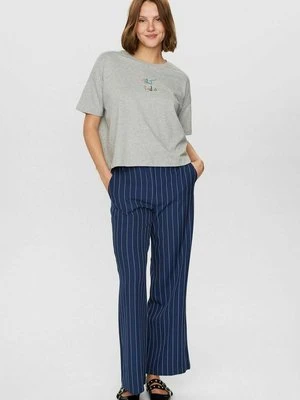 T-shirt z nadrukiem Numph