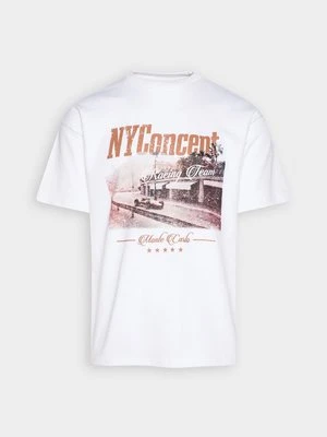 T-shirt z nadrukiem NY CONCEPT