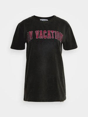 T-shirt z nadrukiem On Vacation