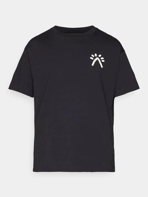T-shirt z nadrukiem Peak Performance