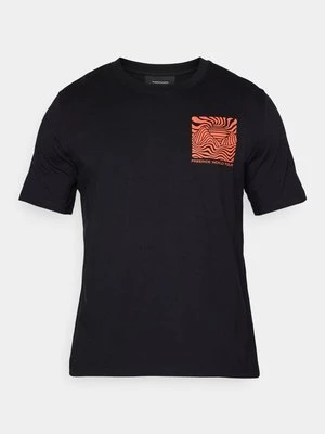 T-shirt z nadrukiem Peak Performance