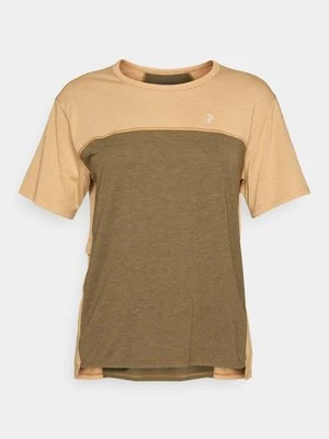 T-shirt z nadrukiem Peak Performance piaskowy
