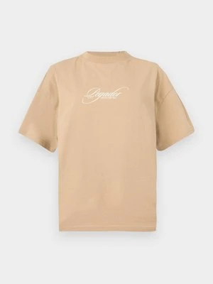 T-shirt z nadrukiem Pegador