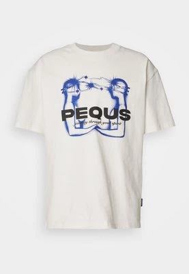 T-shirt z nadrukiem PEQUS