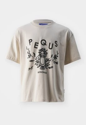 T-shirt z nadrukiem PEQUS