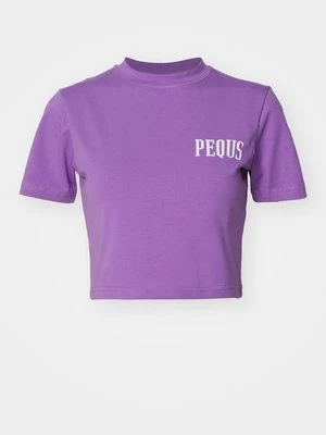 T-shirt z nadrukiem PEQUS
