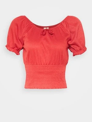 T-shirt z nadrukiem Pieces