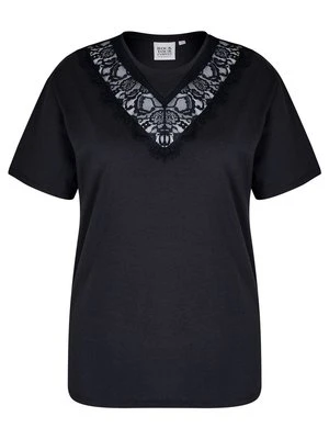 T-shirt z nadrukiem Rock Your Curves by Angelina K.