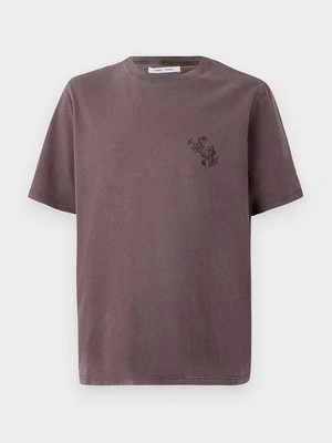 T-shirt z nadrukiem Samsøe Samsøe