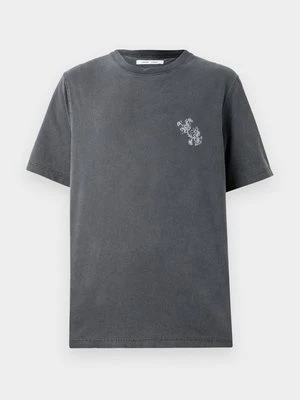 T-shirt z nadrukiem Samsøe Samsøe
