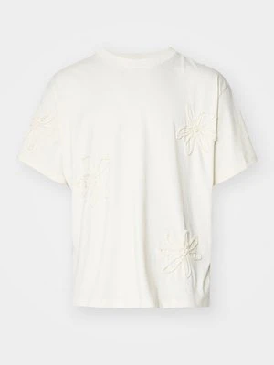 T-shirt z nadrukiem sandro