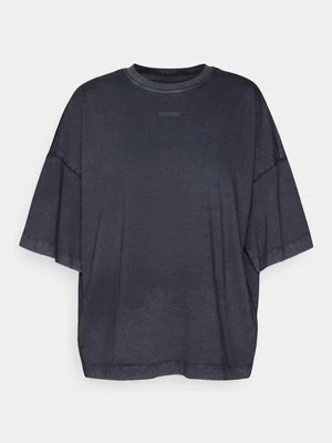 T-shirt z nadrukiem Stronger