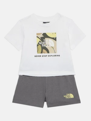 T-shirt z nadrukiem The North Face biały