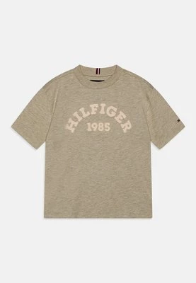 T-shirt z nadrukiem Tommy Hilfiger