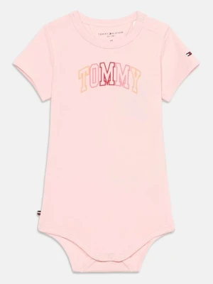 T-shirt z nadrukiem Tommy Hilfiger jasnoróżowy