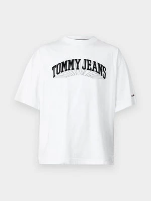 T-shirt z nadrukiem Tommy Jeans