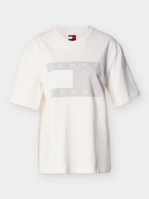 T-shirt z nadrukiem Tommy Jeans mleczny