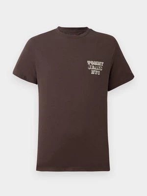 T-shirt z nadrukiem Tommy Jeans brązowy