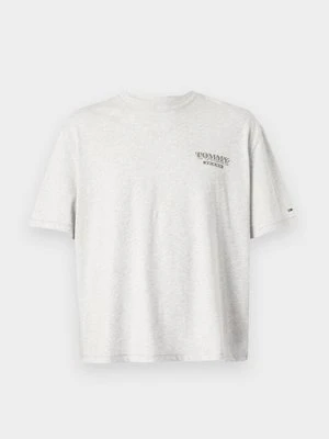 T-shirt z nadrukiem Tommy Jeans jasnoszary