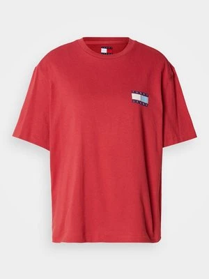 T-shirt z nadrukiem Tommy Jeans czerwony