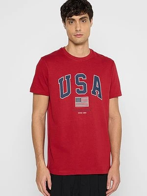 T-shirt z nadrukiem U.S. POLO ASSN. czerwony