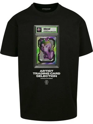 T-shirt z nadrukiem Upscale by Mister Tee