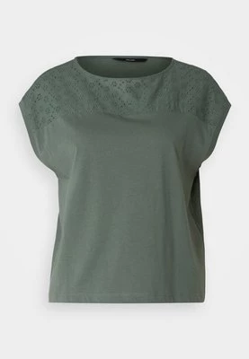 T-shirt z nadrukiem Vero Moda Petite