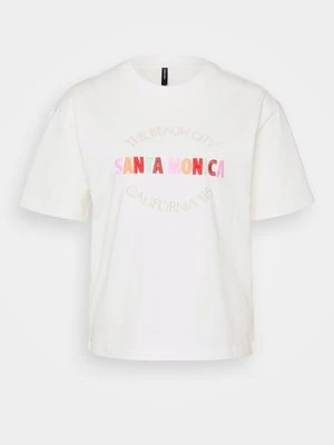 T-shirt z nadrukiem Vero Moda Tall
