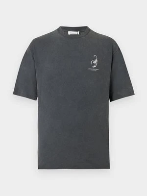 T-shirt z nadrukiem YOURTURN