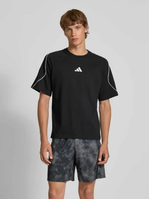T-shirt z nadrukiem z logo adidas Sportswear