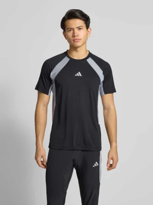 T-shirt z nadrukiem z logo adidas Training