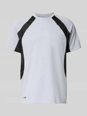 T-shirt z nadrukiem z logo adidas Training