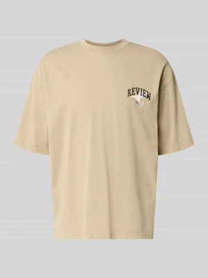 t-shirt z nadrukiem z logo i motywem REVIEW