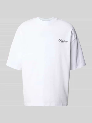 t-shirt z nadrukiem z logo i nadrukiem z napisem REVIEW