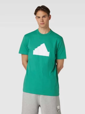 T-shirt z nadrukiem z logo model ‘BOS’ ADIDAS SPORTSWEAR