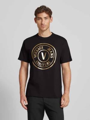 T-shirt z nadrukiem z logo model ‘CJ00T’ Versace Jeans Couture