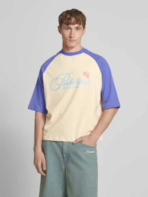 T-shirt z nadrukiem z logo PROHIBITED