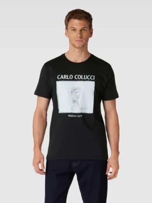 T-shirt z nadrukiem z motywem i logo carlo colucci
