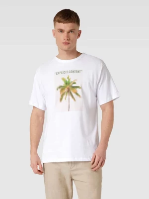 T-shirt z nadrukiem z motywem i logo model ‘Blurred Palm’ Colours & Sons