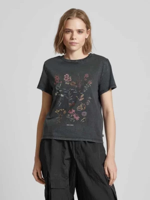 T-shirt z nadrukiem z motywem model ‘Blumenkunde’ QS