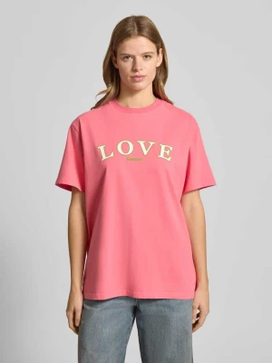 T-shirt z nadrukiem z napisem i okrągłym dekoltem OH APRIL